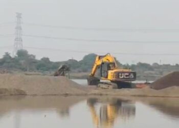 वर्ध्यात काळ्या रेतीचा साम्राज्यवादी खेळ? सत्ताधाऱ्या भाजपचे कार्यकर्तेच घाटांचे मालक – मग खरा ‘चोर’ कोण?